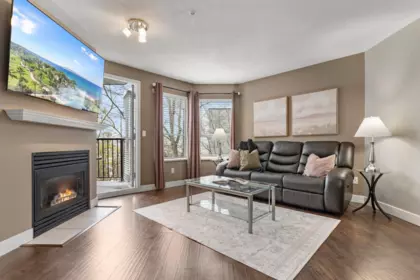 210 5765 Glover Road, Langley, BC, Langley — Apartment/Condo for sale