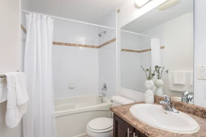 Kitchen Photo of 302 22363 Selkirk Avenue, Maple Ridge, BC