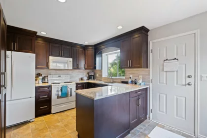 Breakfast Nook Photo of 13410 61 Avenue, Surrey, BC