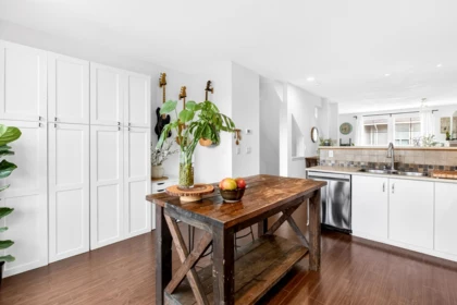 Kitchen Island Photo of 41 14952 58 Avenue, Surrey, BC
