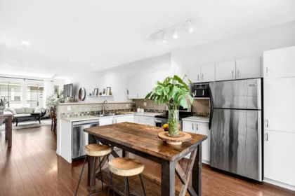 Kitchen Photo of 41 14952 58 Avenue, Surrey, BC