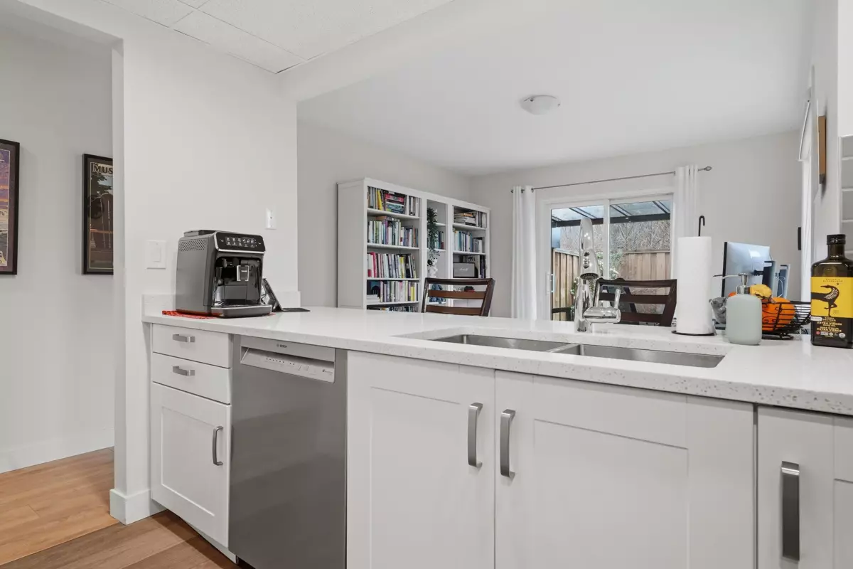 Dining Area Photo of 10 3320 Ulster Street, Port Coquitlam, BC