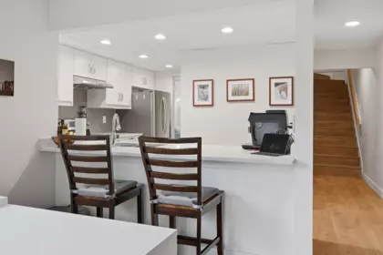 Kitchen Island Photo of 10 3320 Ulster Street, Port Coquitlam, BC