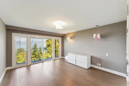 Guest Bathroom Photo of 50 Panorama Road, Lions Bay, BC