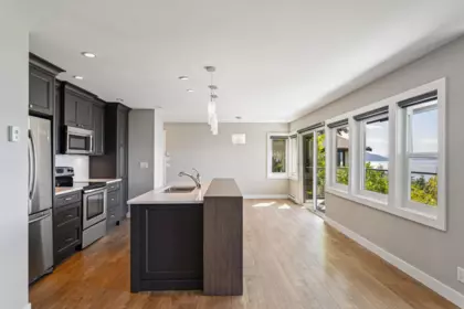 Mudroom Photo of 50 Panorama Road, Lions Bay, BC
