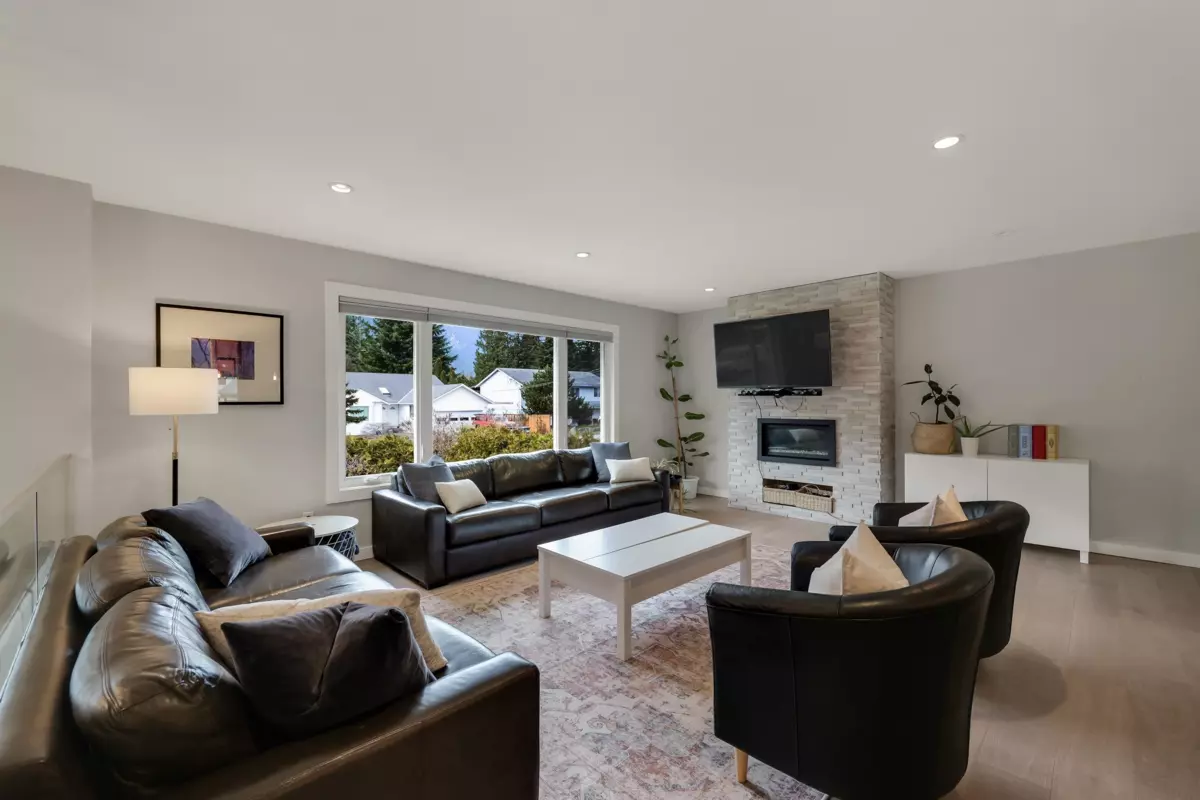 Living Room Photo of 41852 Faith Road, Brackendale, BC