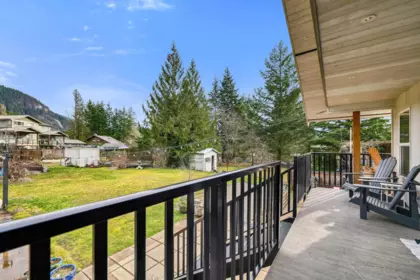 Basement Recreation Room Photo of 41852 Faith Road, Brackendale, BC