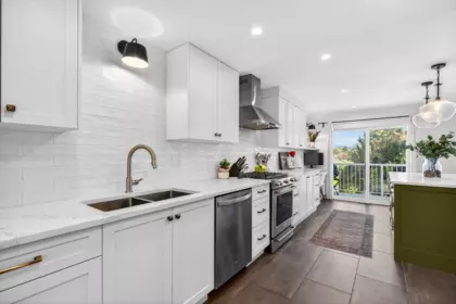 Kitchen Island Photo of 205 1180 Falcon Drive, Coquitlam, BC