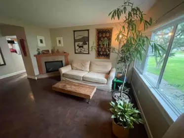 Kitchen Island Photo of 51733 Yale Road, Rosedale, BC
