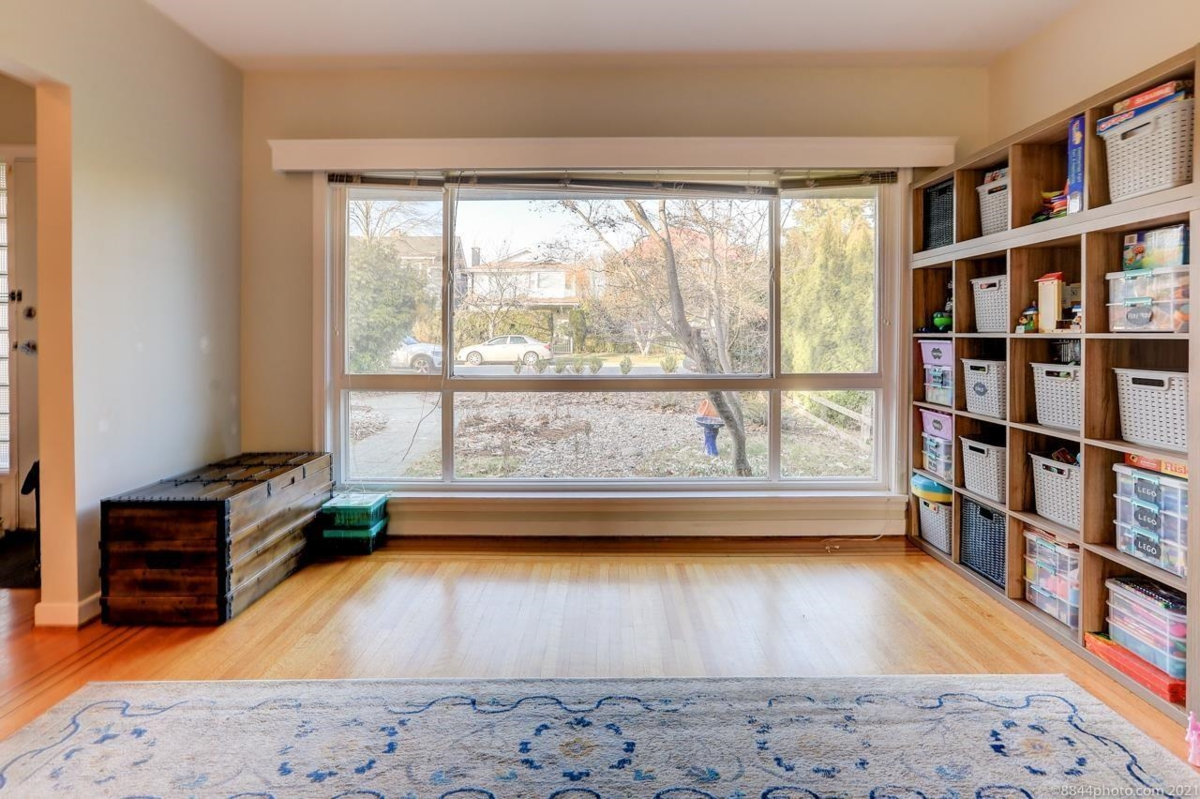 Living Room Photo of 2016 W 48th Avenue, Vancouver, BC