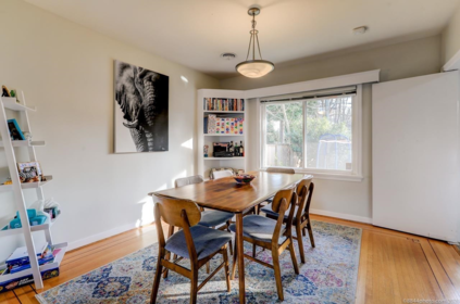 Kitchen Island Photo of 2016 W 48th Avenue, Vancouver, BC