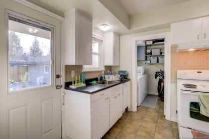 Laundry Room Photo of 2016 W 48th Avenue, Vancouver, BC
