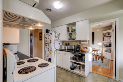 Mudroom Photo of 2016 W 48th Avenue, Vancouver, BC