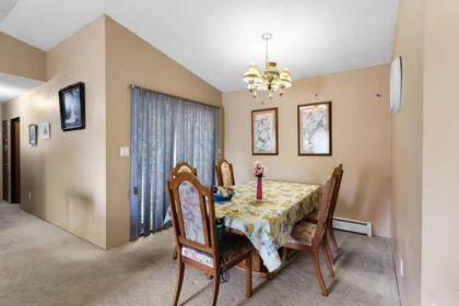 Breakfast Nook Photo of 14635 59a Avenue, Surrey, BC