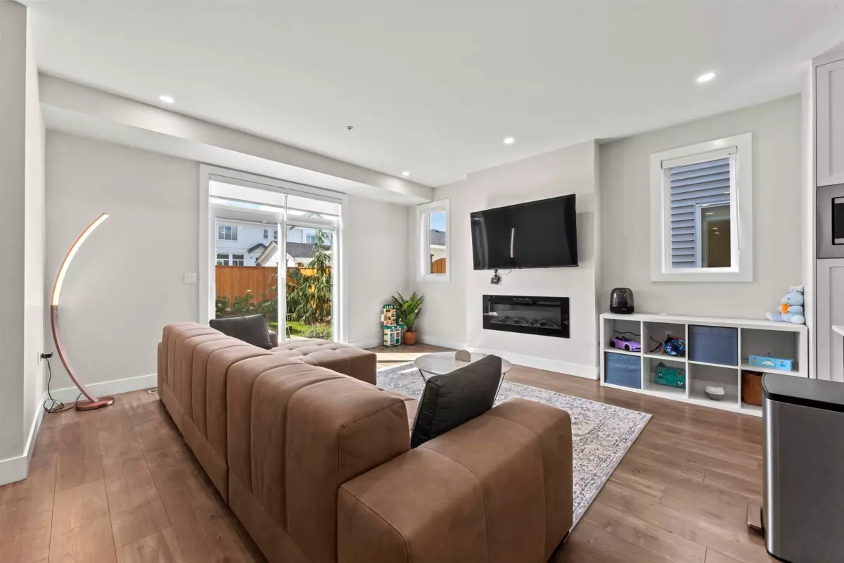 Family Room Photo of 20520 76a Avenue, Langley, BC