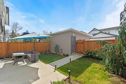 Hot Tub / Spa Photo of 20520 76a Avenue, Langley, BC