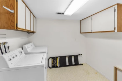 Walk-In Closet Photo of 48 2989 Trafalgar Street, Abbotsford, BC