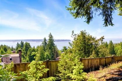 Kitchen Island Photo of 4663 Woodridge Place, West Vancouver, BC