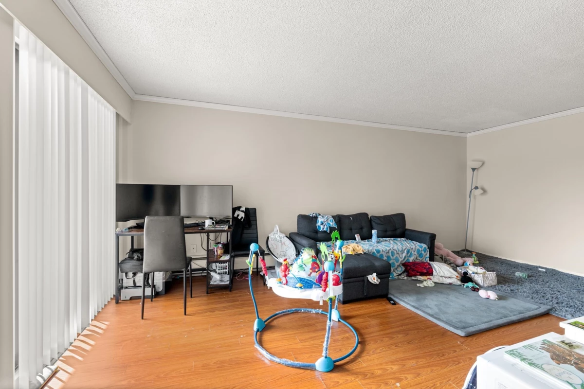 Family Room Photo of 342 1909 Salton Road, Abbotsford, BC
