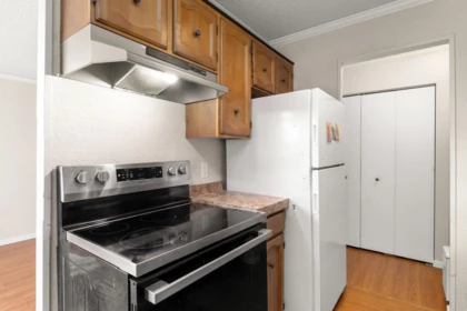 Kitchen Island Photo of 342 1909 Salton Road, Abbotsford, BC
