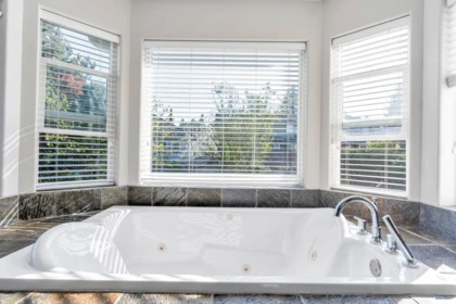 Guest Bathroom Photo of 10033 181 Street, Surrey, BC