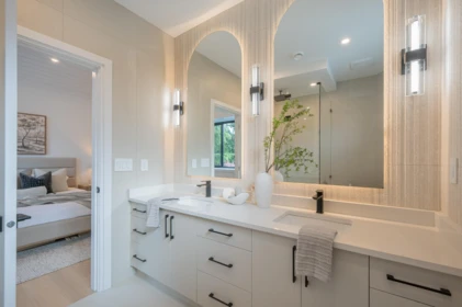 Laundry Room Photo of 15648 23a Avenue, Surrey, BC