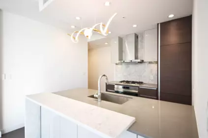 502 6098 Station Street, Burnaby, BC, Burnaby — Apartment/Condo for sale