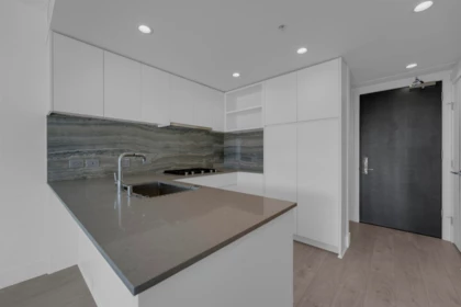 403 450 Westview Street, Coquitlam, BC, Coquitlam — Apartment/Condo for sale