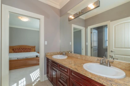 Primary Bathroom Photo of 3231 Wardmore Place, Richmond, BC