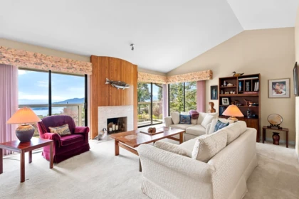 4724 Woodburn Court, West Vancouver, BC, West Vancouver — Single Family Residence for sale