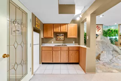 Entry Foyer Photo of 4724 Woodburn Court, West Vancouver, BC