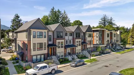 10 45500 Campus Drive, Chilliwack, BC, Chilliwack — Townhouse for sale