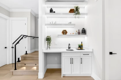 Kitchen Island Photo of 16723 25a Avenue, Surrey, BC