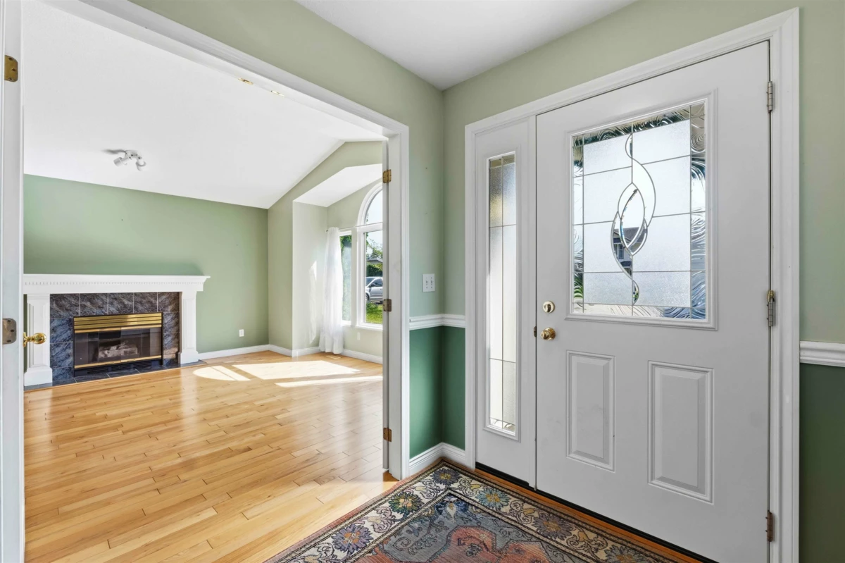 Dining Area Photo of 11915 238a Street, Maple Ridge, BC