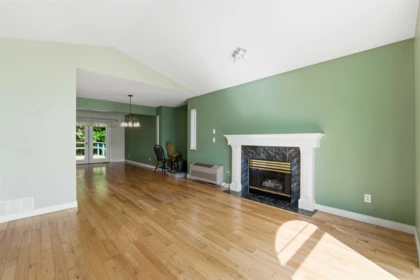Breakfast Nook Photo of 11915 238a Street, Maple Ridge, BC