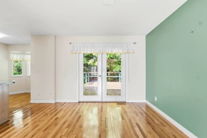 Walk-In Closet Photo of 11915 238a Street, Maple Ridge, BC