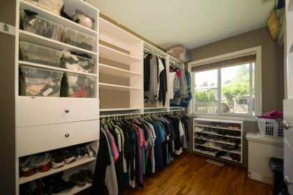Powder Room Photo of 893 Friar Crescent, North Vancouver, BC