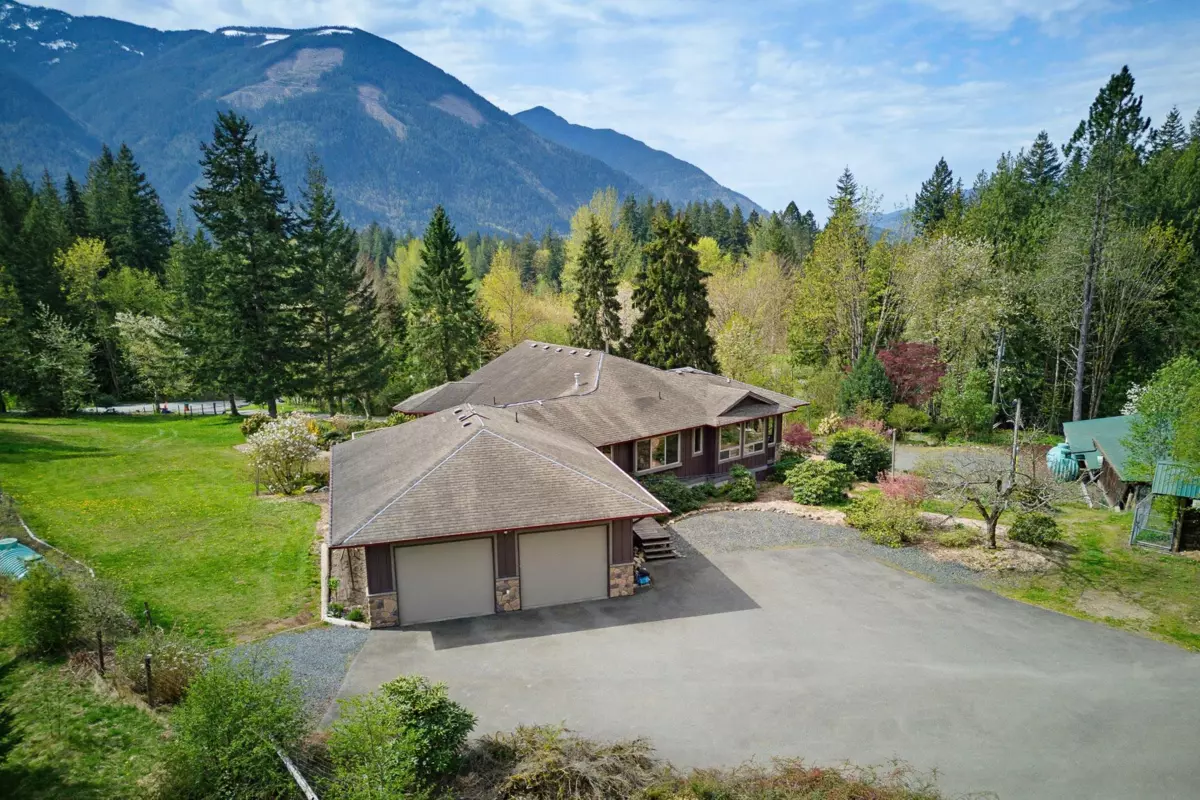 Family Room Photo of 49635 Elk View Road, Chilliwack, BC
