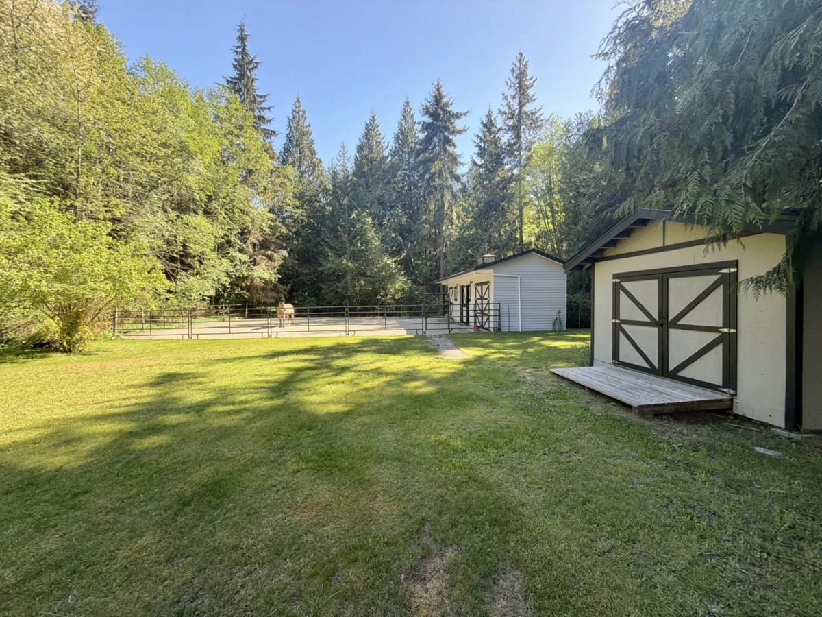 Family Room Photo of 1499 Hanbury Road, Roberts Creek, BC