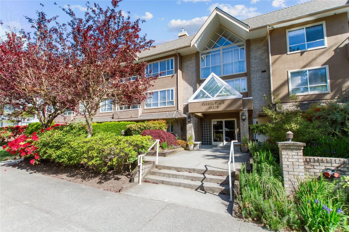 Living Room Photo of 103 15375 17 Avenue, Surrey, BC