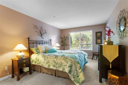 Walk-In Closet Photo of 103 15375 17 Avenue, Surrey, BC