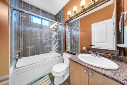 Guest Bathroom Photo of 11430 81a Avenue, Delta, BC