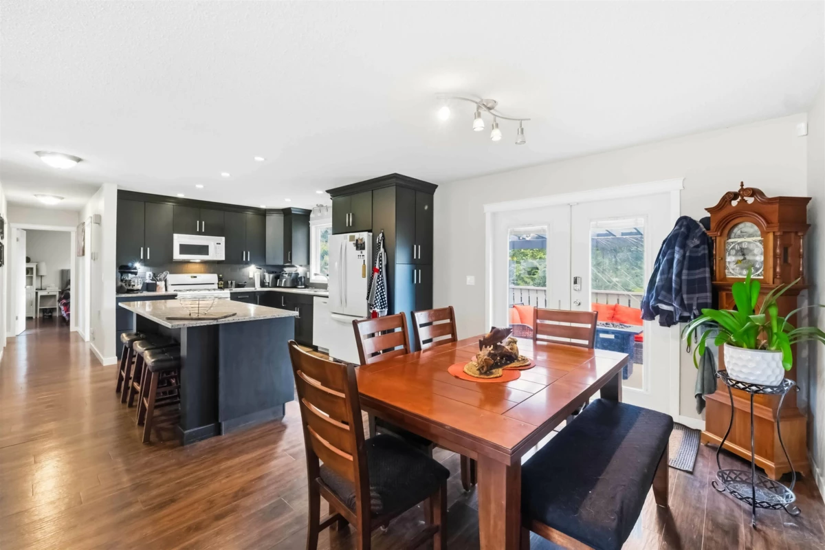 Dining Area Photo of 4618 207a Street, Langley, BC
