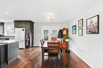 Kitchen Island Photo of 4618 207a Street, Langley, BC