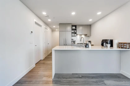 1304 4433 Alaska Street, Burnaby, BC, Burnaby — Apartment/Condo for sale