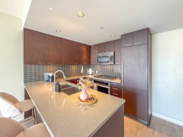 Kitchen Island Photo of 705 2975 Atlantic Avenue, Coquitlam, BC