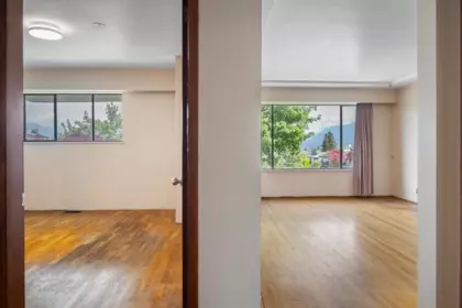 Hallway Photo of 2798 E 24th Avenue, Vancouver, BC
