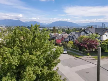 2798 E 24th Avenue, Vancouver, BC, Vancouver — Single Family Residence for sale