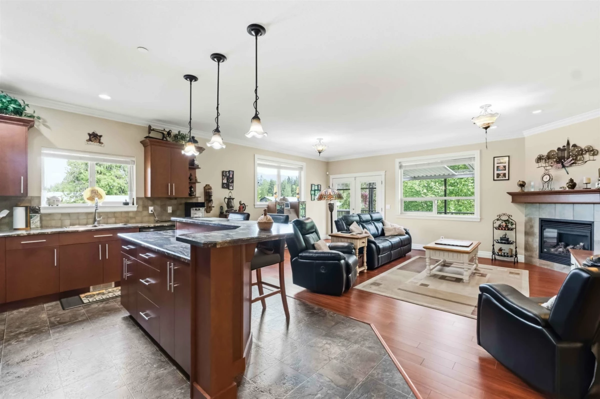 Dining Area Photo of 12172 252 Street, Maple Ridge, BC