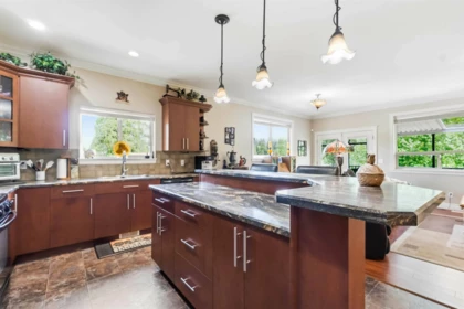Breakfast Nook Photo of 12172 252 Street, Maple Ridge, BC